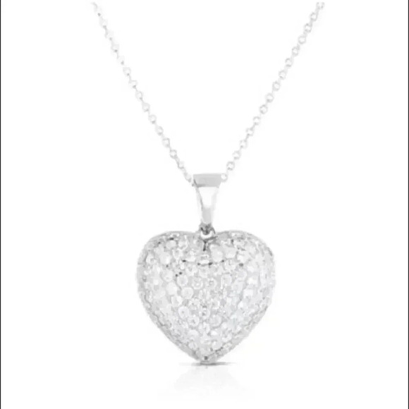 Macy’s new Cubic Zirconia Heart Necklace - Picture 1 of 1
